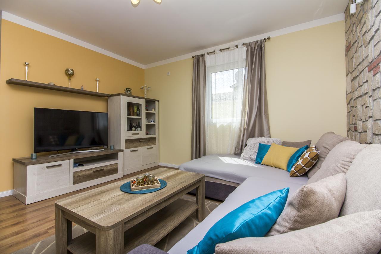 Apartman Maxim Apartment Pula Ngoại thất bức ảnh